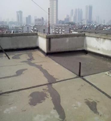 汶川漏水维修 楼顶漏水是什么原因，楼顶漏水维修方法是什么?